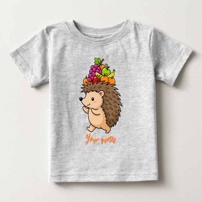 Söt Igelkott som Bär Färsk Frukt T Shirt (Framsida)