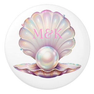 Söt Iridescent Pearl Clamshell Rosa Monogram Knopp