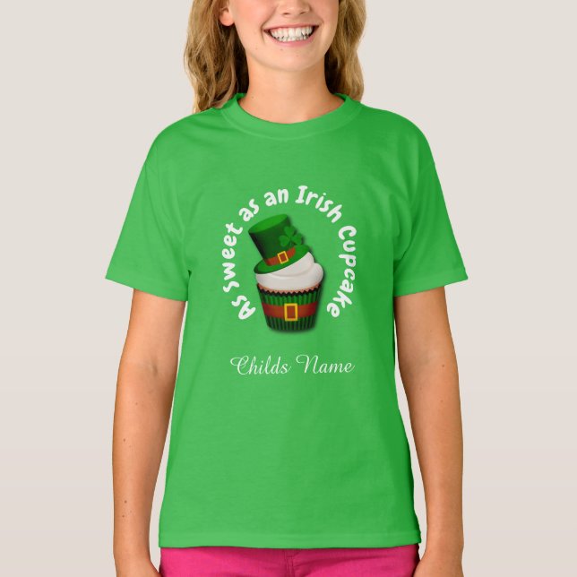 Söt irländsk cupcake-personaliserad pojke eller fl t shirt (Framsida)