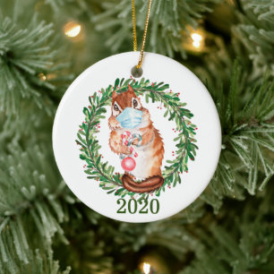 Söt jordekorre som bär ansiktsmask 2020 julgransprydnad keramik