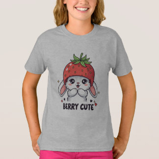 Söt Jordgubbskanin – “Berry Cute” Kawaii Djur T Shirt
