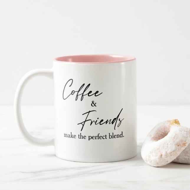 Söt kaffe och vänner perfekt blandning Citat Två-Tonad Mugg (Med munk)