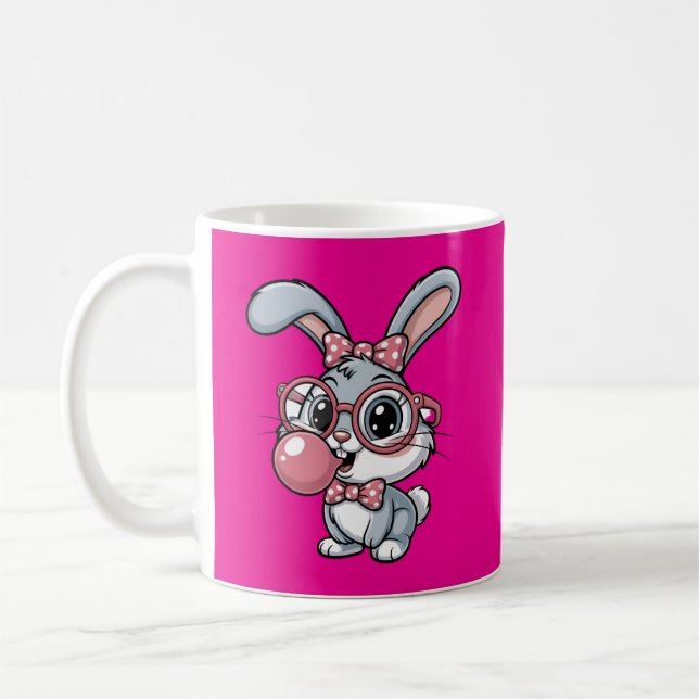 Söt kanin med glasögon som blåser bubbelgum kaffemugg (Vänster)