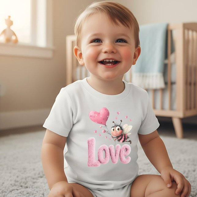 Söt Kärleksbi Rosa Hjärtan  T Shirt (Skapare uppladdad)