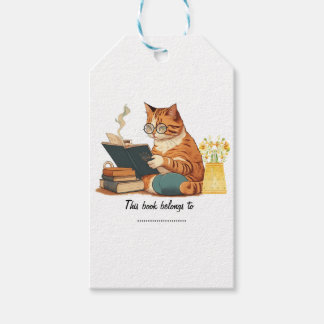 Söt katt mamma som läser bok och dricker kaffe presentetikett