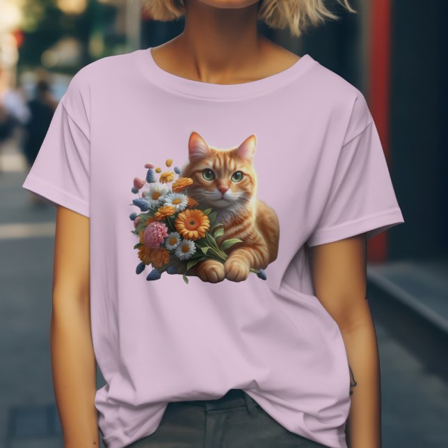 Söt katt och vilda blommor t shirt (Skapare uppladdad)