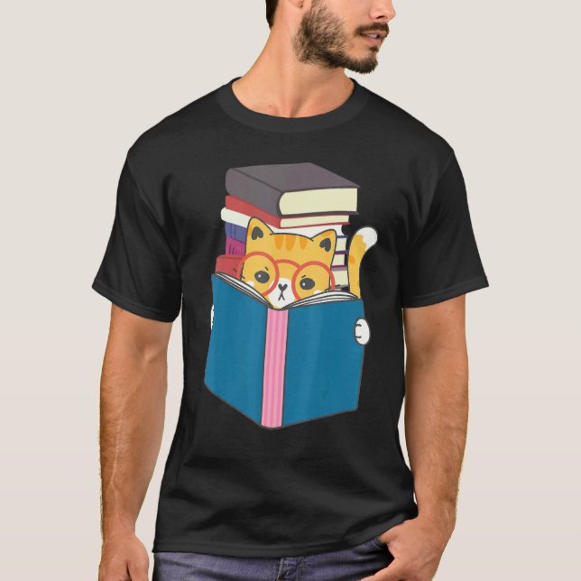 Söt katt som läser böcker t shirt (Framsida)