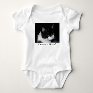 Söt Kattunge Spädbarnskötare Tee Shirt