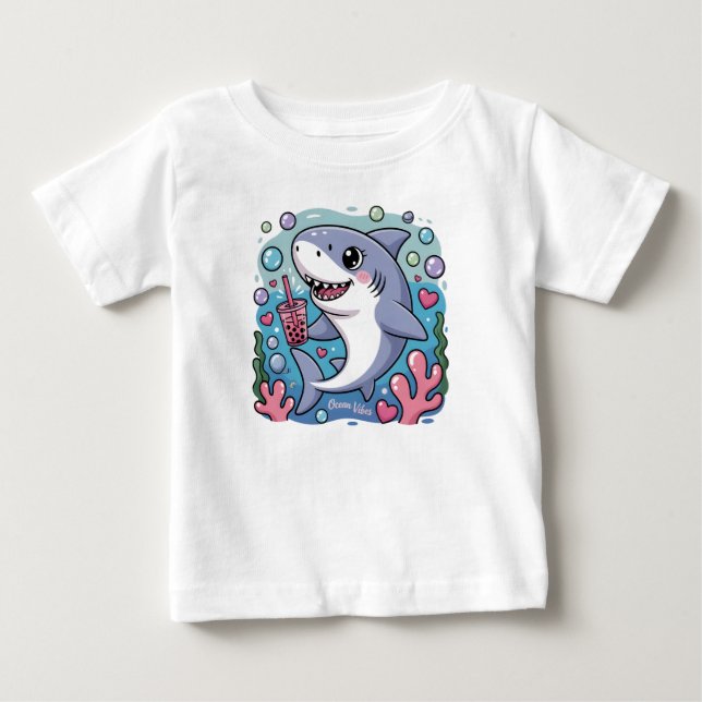Söt Kawaii Haj som Dricker Boba Te Oceanvibbar T Shirt (Framsida)