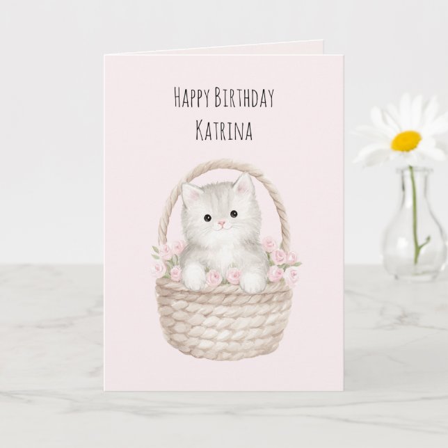 Söt Kitty i en korg rosablommor födelsedag Kort (Liten växt)