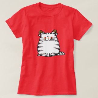 Söt knubbig katt med två julhattar t shirt