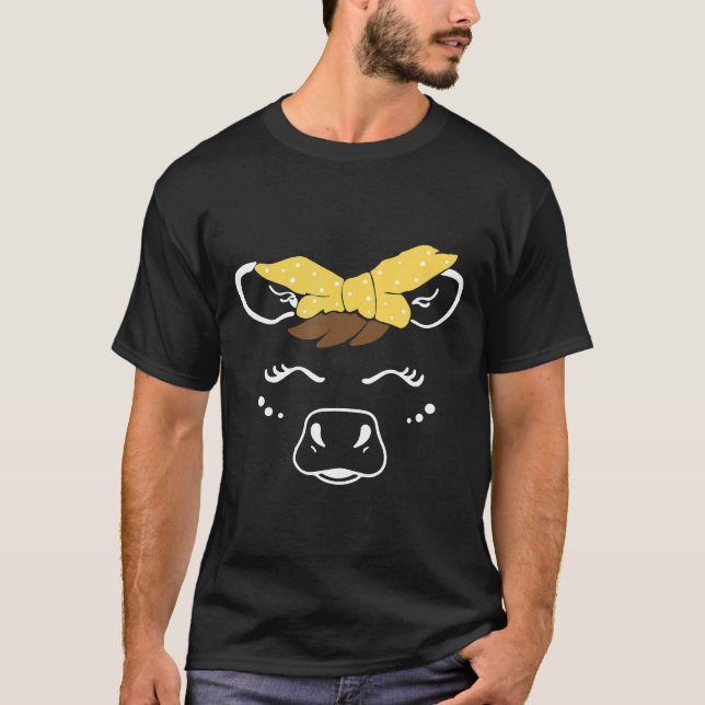 Söt koansikte med gul huvudduk Ko T Shirt (Framsida)