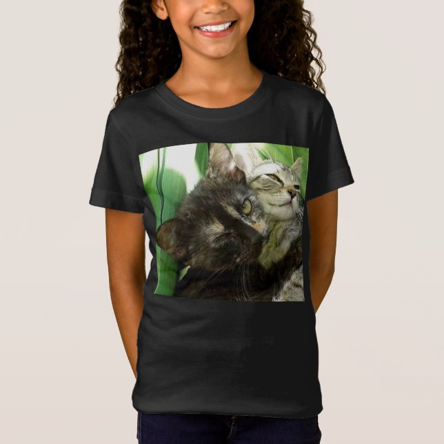 Söt kramande kattungar T-Shirt (Framsida)