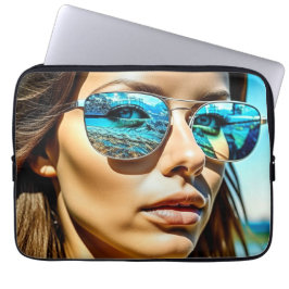 Söt Kvinna med reflektion av Beach-solglasögon Laptop Fodral