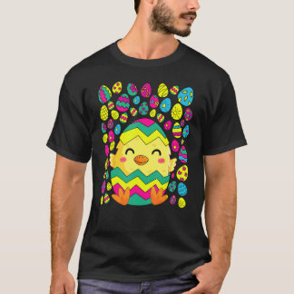 Söt kyckling påsk färgglada ägg för kycklingen t shirt