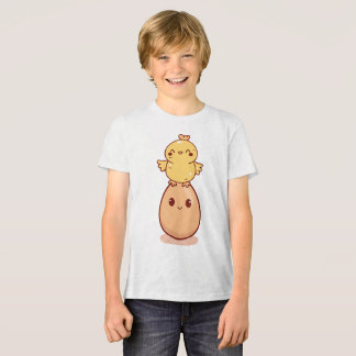 Söt kyckling som står på ett leende ägg t shirt