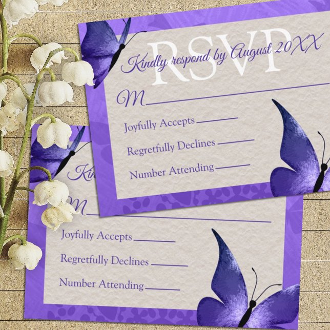 Söt Lila Butterfly Quinceañera OSA kort (purple quinceanera rsvp card with butterflies purple beige elegant script writing reply response)