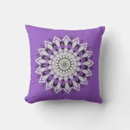 Söt lila och vit Mandala-blomdesign  Kudde