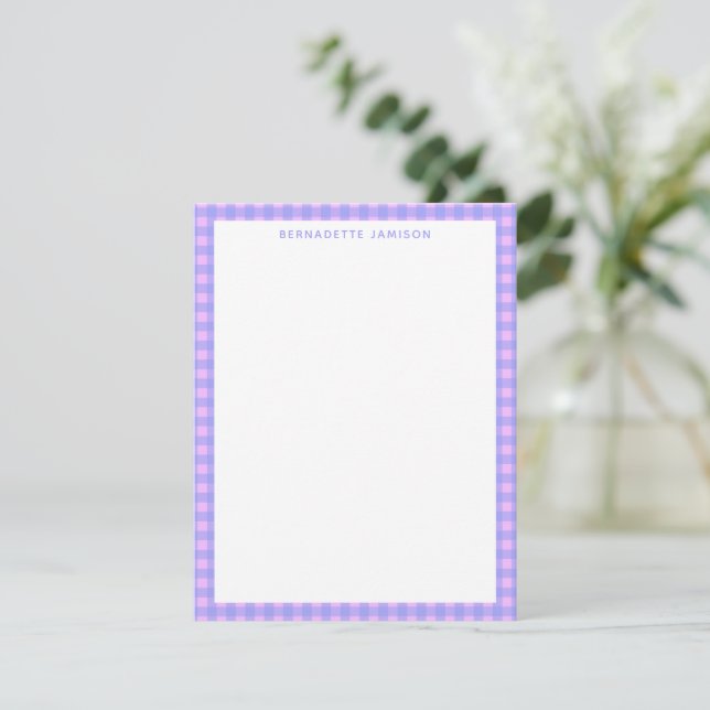 Söt lila rosa gingham personlig brevpapper anteckningskort (Stående Fram)