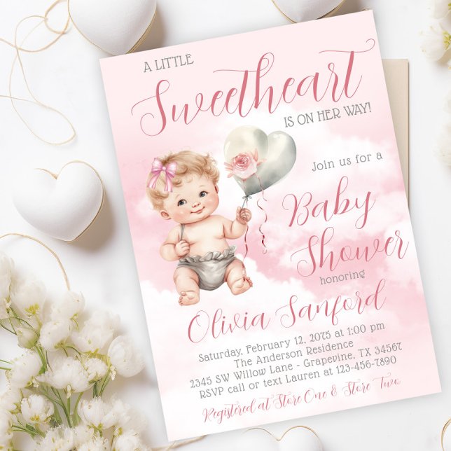 Söt lilla älskling baby shower inbjudningar (Adorable little sweetheart baby shower invitation with cute baby girl with heart balloon and clouds.)