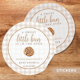 Söt lilla bun i Oven Neutralt Baby Shower Runt Klistermärke