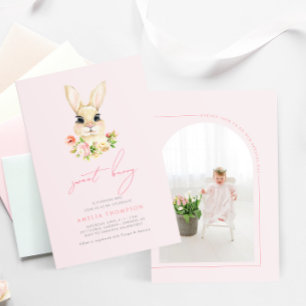 Söt lilla Bunny Baby Rosa Fotofödelsedag Inbjudningar