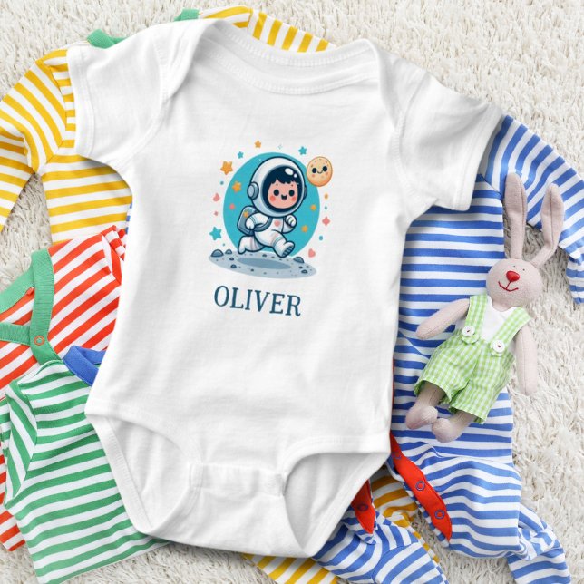 Söt liten astronaut på månen t shirt (Skapare uppladdad)