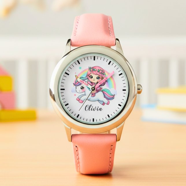 Söt liten flicka på enhörning armbandsur (Skapare uppladdad)