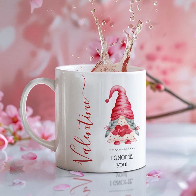 Söt liten GNOME tjej på Alla hjärtans dag Kaffemugg (Skapare uppladdad)