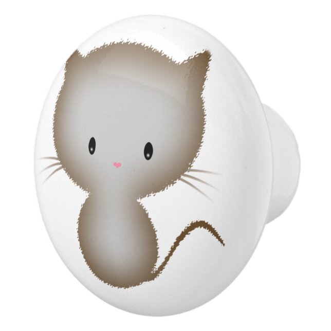 Söt liten grå tabbymask kattunge knopp (Höger)