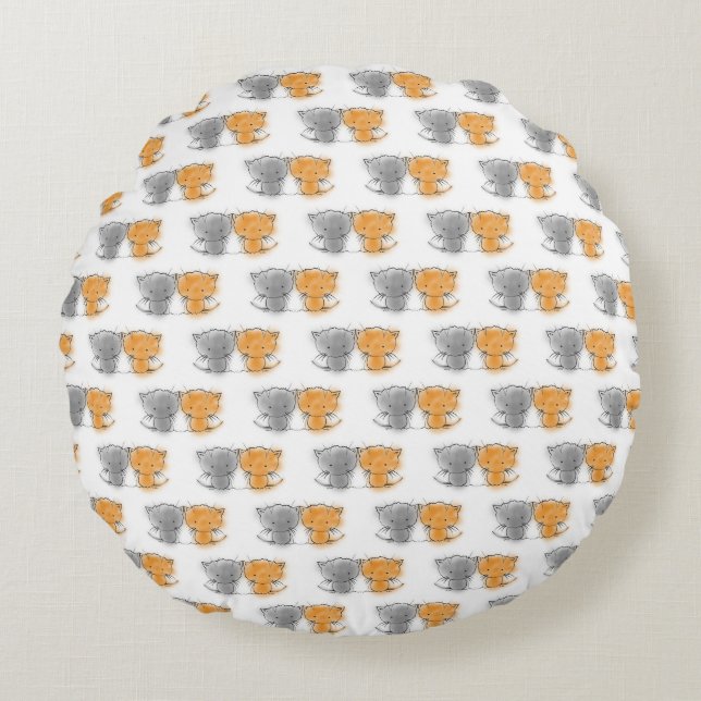 Söt liten kattunge illustration Orange och Grå Rund Kudde (Framsidan)