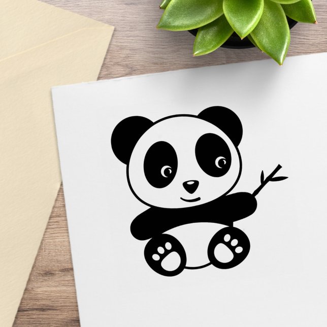 Söt liten panda som håller en bambupinne stämpel (Skapare uppladdad)
