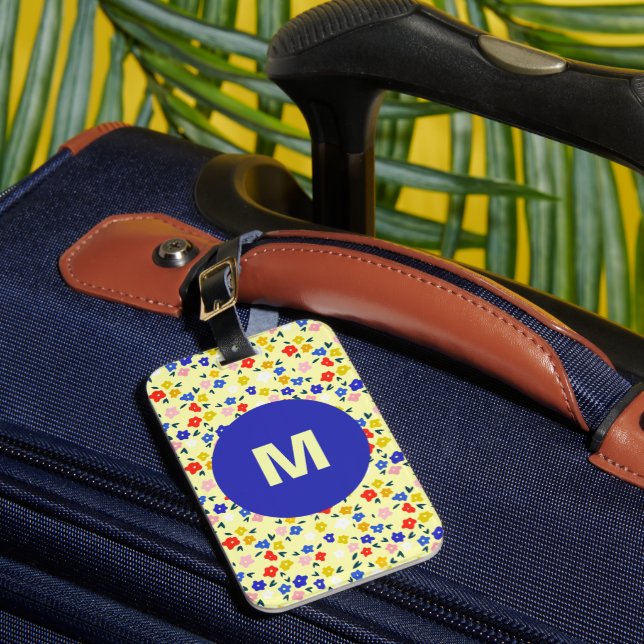 Söt Liten Snygg Blommig Pastell Gul Monogram Bagagebricka (Framsida Insitu 1)