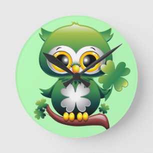 Söt liten St. Patricksdag ugglakort Rund Klocka