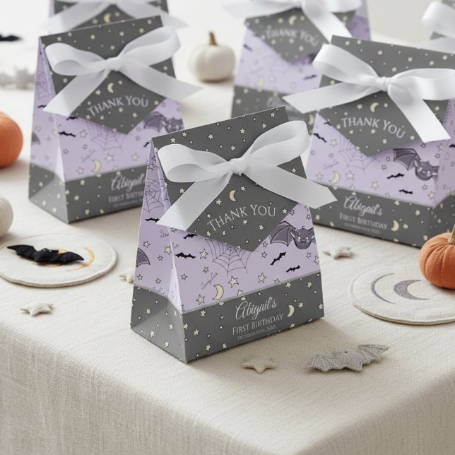 Söt litet flicka slår Halloween & höst Presentaskar (Spooky Cute Bats 1st Birthday Halloween Favor Boxes. Cute Purple Kids October Birthday Thank You Box)