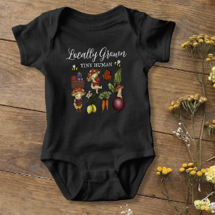 Söt Lokalt Odlad Liten Mänsklig Svamp och Grönsak T Shirt