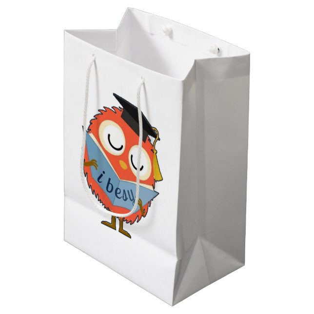 Söt Luddig Uggle Maskot (Framsidan Vinklad)