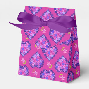 Söt Magenta Hearts and Flowers Tält Favor Box Presentaskar