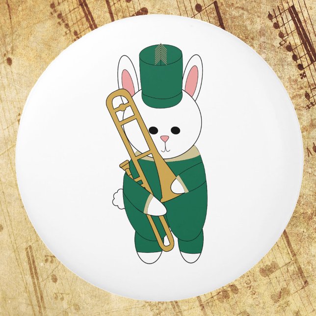 Söt marscherande kanintrombonspelare grön-gul knopp (A ceramic knob with a white rabbit holding a trombone & dressed in green & gold.)