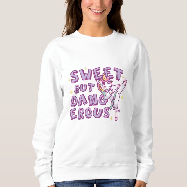 Söt men farlig Karate Unicorn T Shirt (Framsida)
