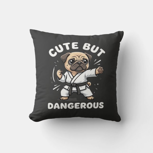 Söt Men Farlig Pug Hund Karate Kudde (Framsida)