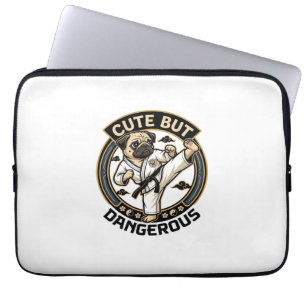 Söt Men Farlig Pug Hund Karate Spark_1 Laptop Fodral