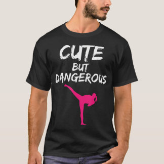 Söt Men Farlig Rollig Karate Tjejer Kampsport T Shirt
