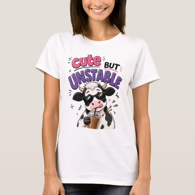 Söt men ostabil ko med iskaffe t shirt (Framsida)