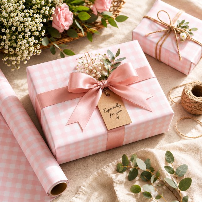 Söt Mjuk Rosa Gingham Födelsedag Presentpapper (Skapare uppladdad)