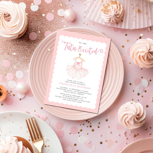 Söt Modern Rosa Tutu Balettflicka Baby Inbjudningar (We are Tu Tu Excited Baby Shower Invitation)