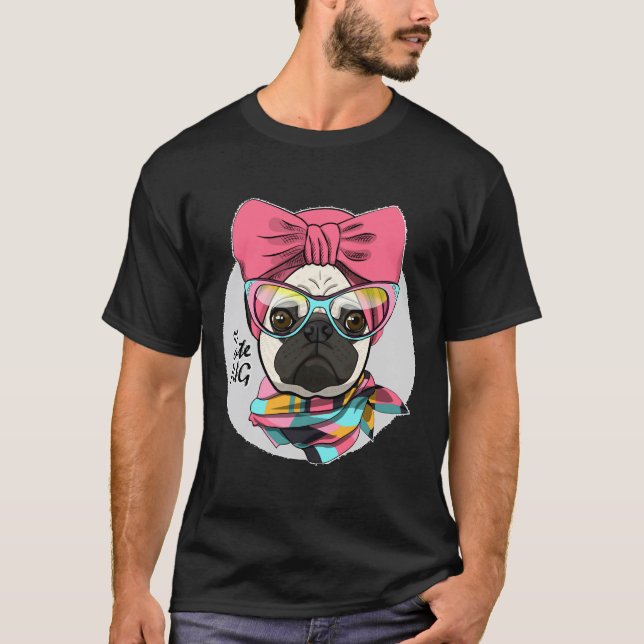 Söt Mops Med Solglasögon T Shirt (Framsida)