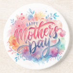 Söt Mors dag Sandstone Underlägg<br><div class="desc">Färgämnen,  pasteller i brev och blommor,  finns på denna runda sandsten underlägg för Mor;s Day. Med budskapet "Lycklig Mors dag" blir det en trevlig gåva till Mamma på hennes speciella dag! Den här underlägg har en kork-bänk. Behållan har också gjort bord fritt från skrapor och fukt.</div>