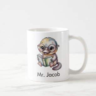 Söt näbbmus som läser en bok Anpassad Kaffemugg