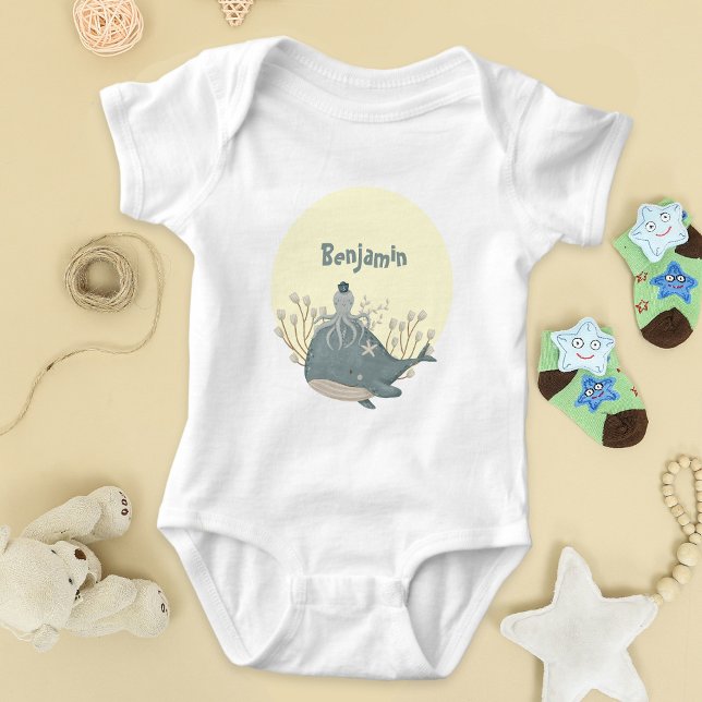 Söt nautisk val bläckfisk babyfest t shirt (Sweet Nautical Whale Squid Watercolor Baby Shower Baby Bodysuit ©Susanne Sachers - Sunny Mind Design)
